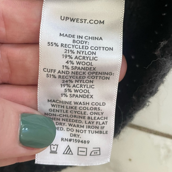 UpWest, Medium, charcoal gray waffle knit super soft puff sleeve v-neck sweater - Picture 4 of 6